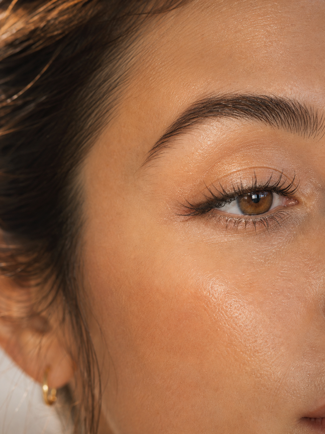 Natural light lash close-up